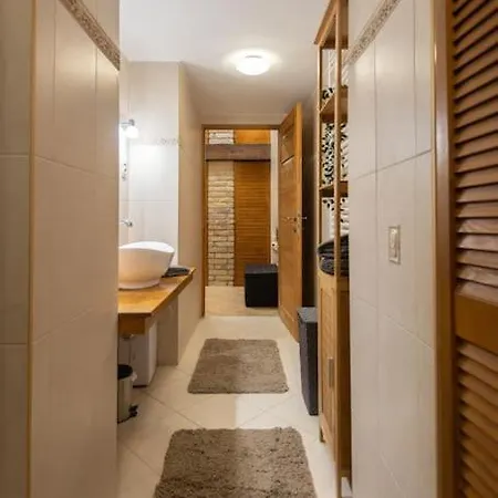 Quiet And Stylish City Park Flat *