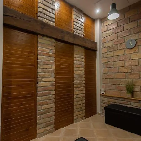 Quiet And Stylish City Park Flat Daire