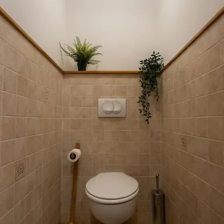 Quiet And Stylish City Park Flat * Budapeşte